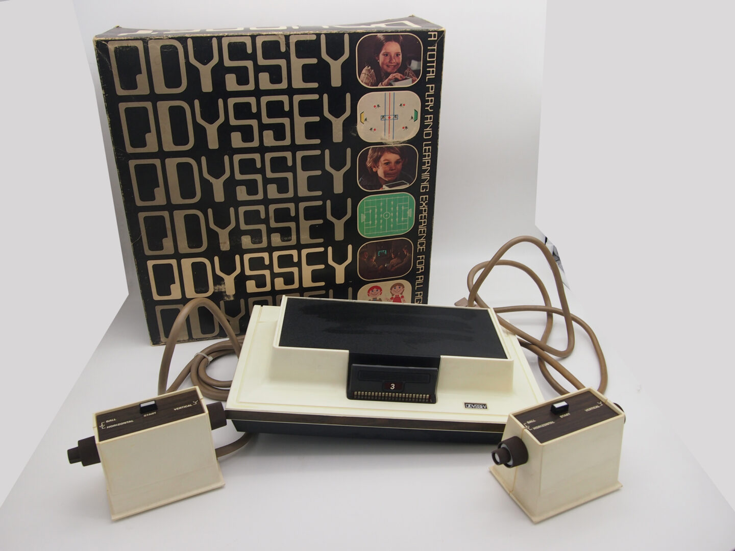 Magnavox Odyssey Konsole von Ralph H. Baer Magnavox Odyssey Konsole von Ralph H. Baer